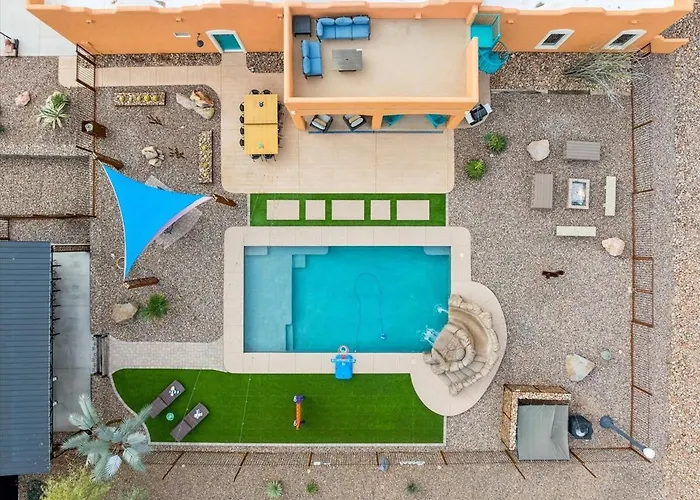 Holiday home Dutchman Copper Ranch - Rooftop Patio, Heated Pool, Mtn Views, Waterslide Apache Junction