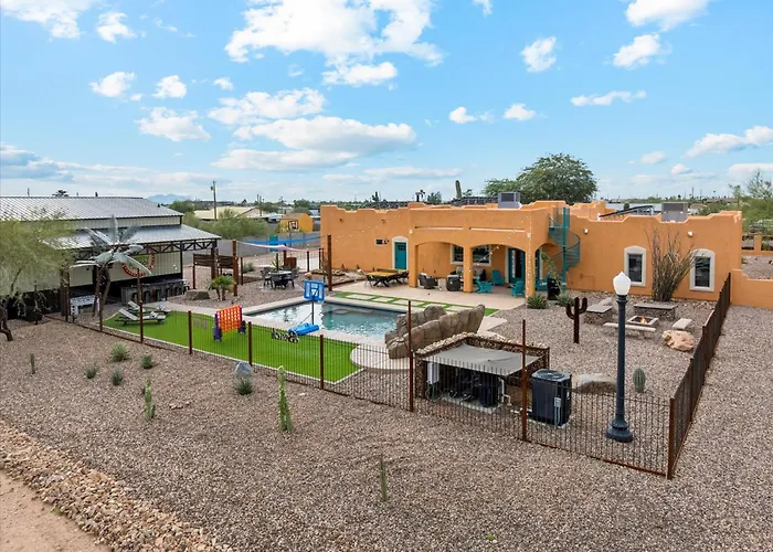 Holiday home Dutchman Copper Ranch - Rooftop Patio, Heated Pool, Mtn Views, Waterslide Apache Junction
