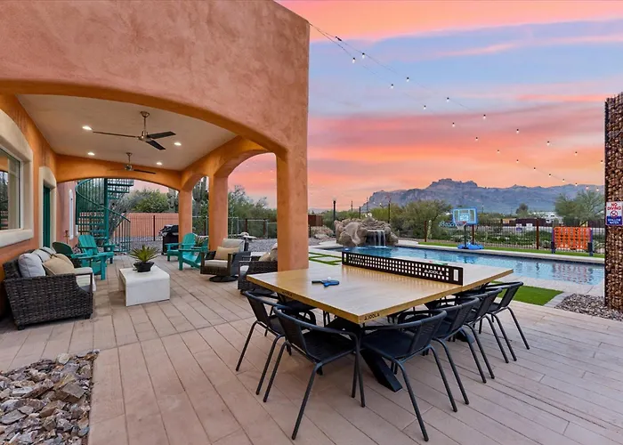 Holiday home Dutchman Copper Ranch - Rooftop Patio, Heated Pool, Mtn Views, Waterslide Apache Junction