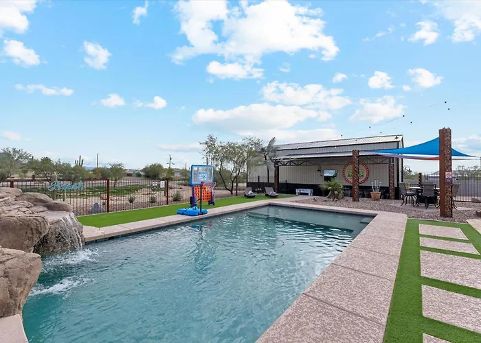 Holiday home Dutchman Copper Ranch - Rooftop Patio, Heated Pool, Mtn Views, Waterslide Apache Junction
