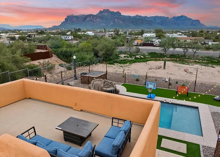 Dutchman Copper Ranch - Rooftop Patio, Heated Pool, Mtn Views, Waterslide Holiday home Apache Junction