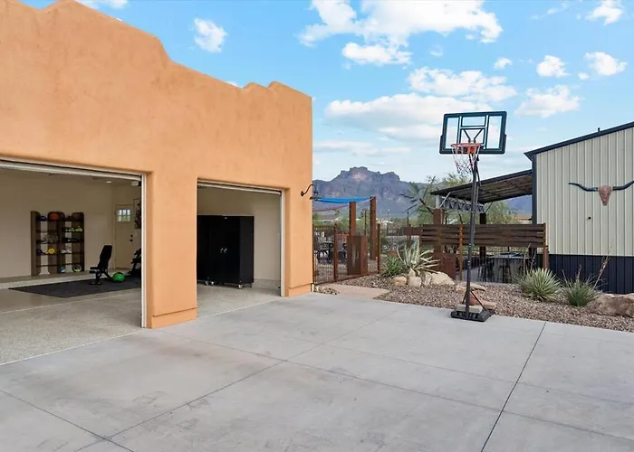 Dutchman Copper Ranch - Rooftop Patio, Heated Pool, Mtn Views, Waterslide Holiday home *